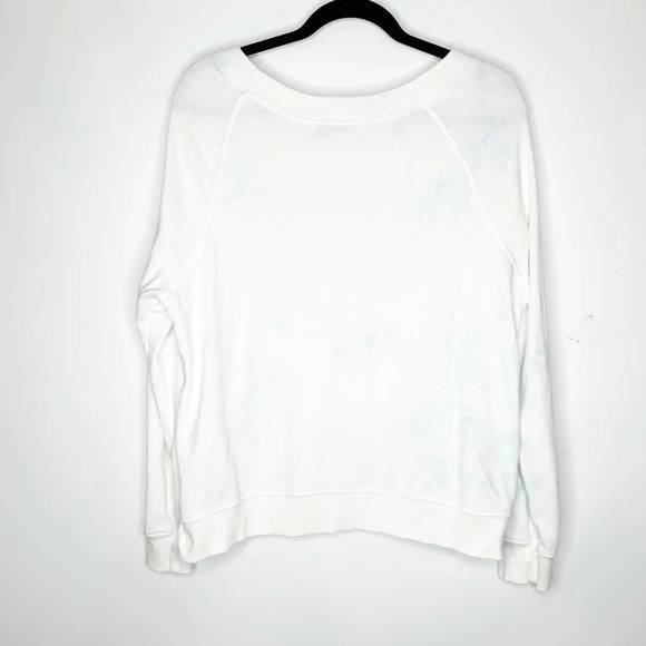 Wildfox Femme Fatale Sommers Pullover
Lightweight Sweater Size Small - Picture 4 of 4